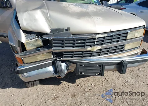 1993 Chevrolet Suburban C2500 from USA, damaged, VIN 1GNGC26K5PJ358409